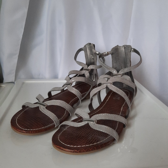 Gladiator style silver sandals- 7.5 women's - Picture 2 of 5